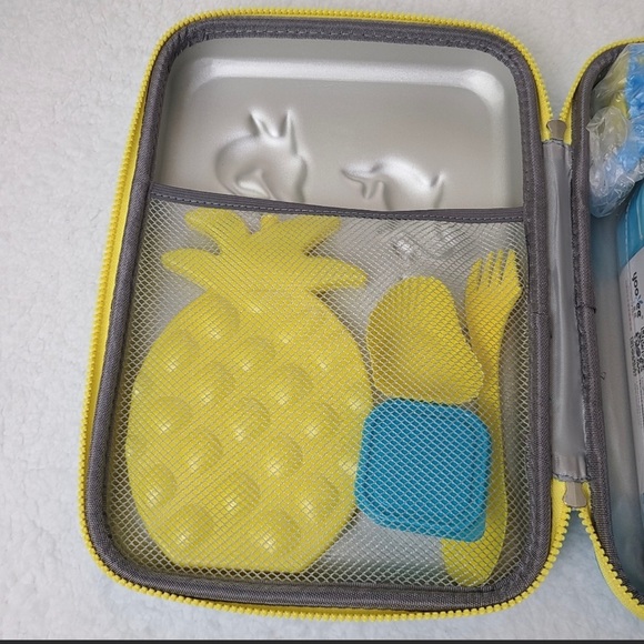 COO&KOO NWT Shark Blue Yellow Kids Lunchbox with Accesories - Picture 11 of 12